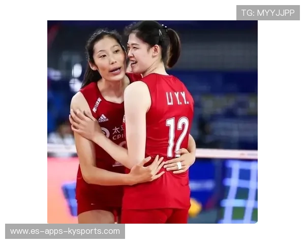 李盈莹后排强攻得手，全场齐声喝彩